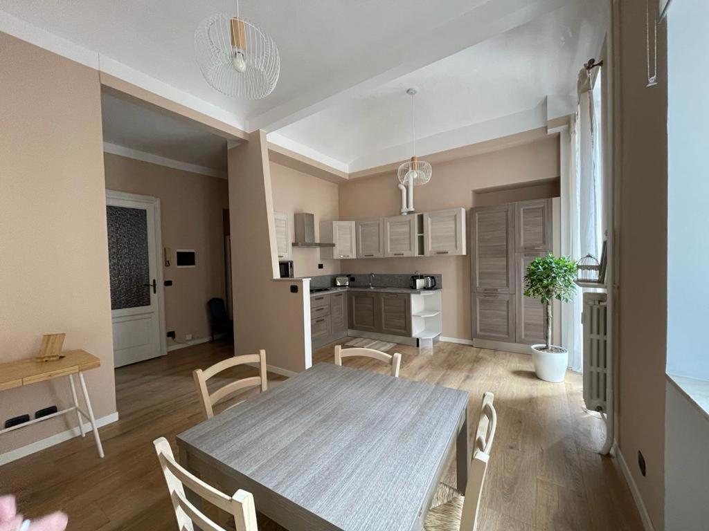 La Petite Maison De La Ville Turin Bagian luar foto